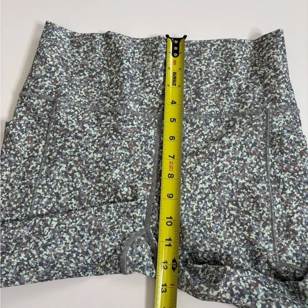 Athleta Salutation Stash 7/8 Tight Leggings Size Medium Green Brown Print